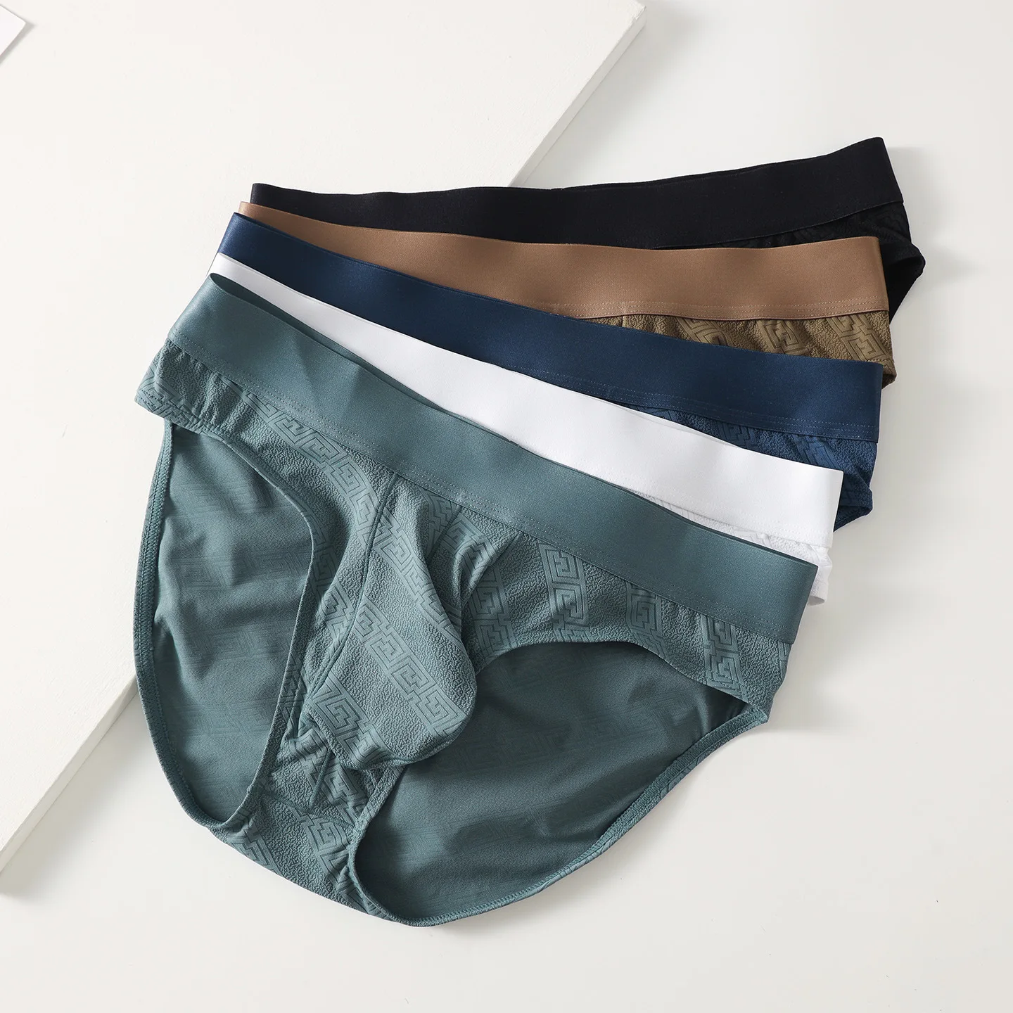 Cross-border foreign trade men's big bag briefs breathable comfortable and simple solid color sports pants AK19-AK31