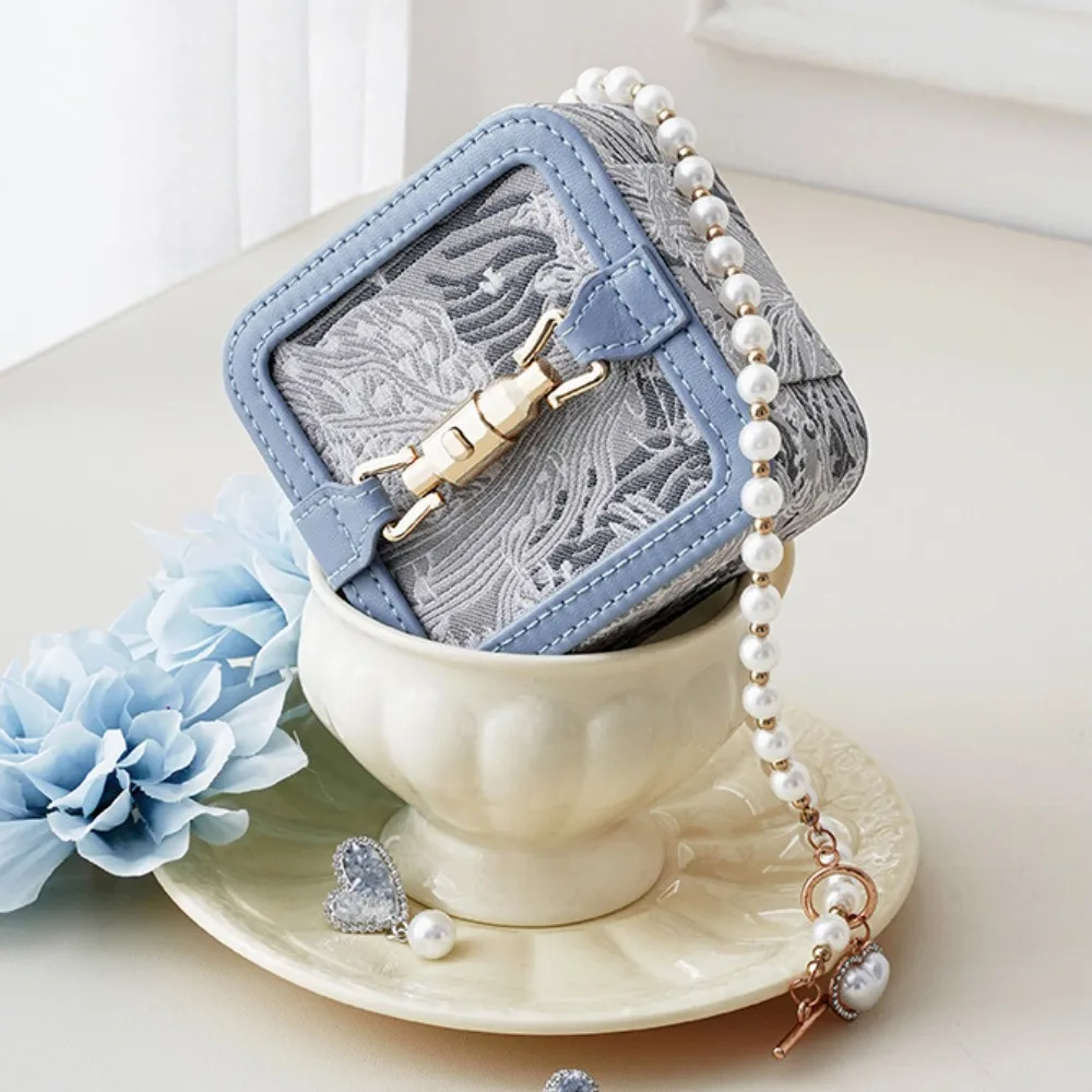 جديد صندوق تخزين المجوهرات الجلدية عالية الجودة التطريز عرض المجوهرات حالة الموضة المحمولة مجوهرات الزفاف