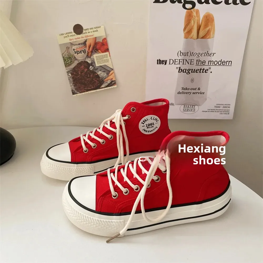 جديد 2025 نسخة واسعة عالية الجودة برأس مانجو على الطراز الكوري أحذية قماشية متعددة الاستخدامات للنساء أحذية خفيفة الوزن قابلة للتنفس