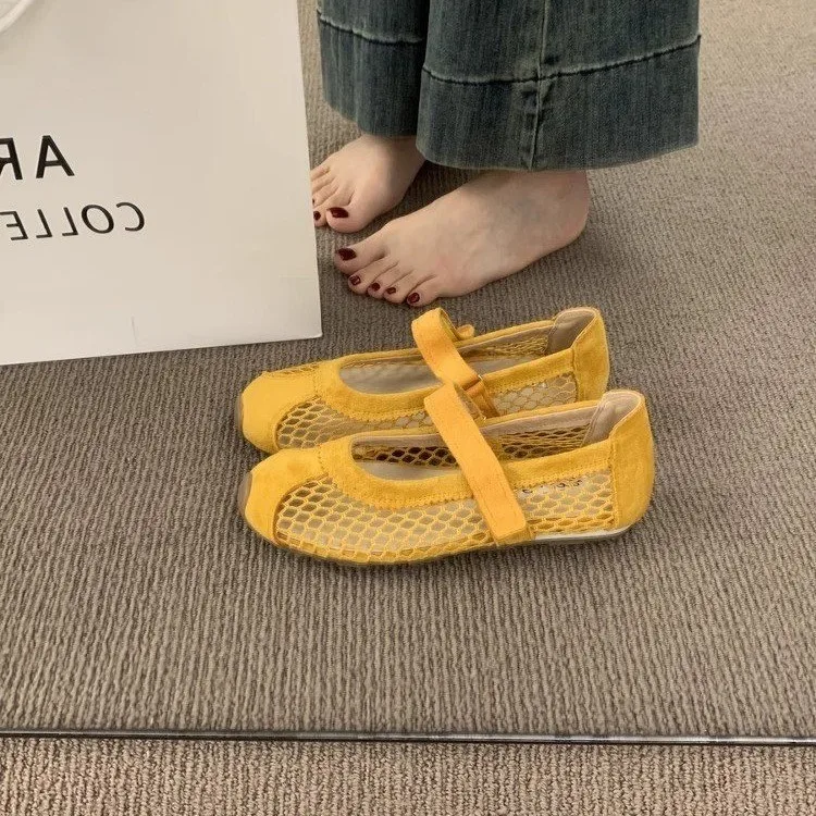 

Нишевый дизайн с перфорированной, дышащей, удобной и универсальной сетчатой тканью, модными женскими туфлями Мэри Джейн.