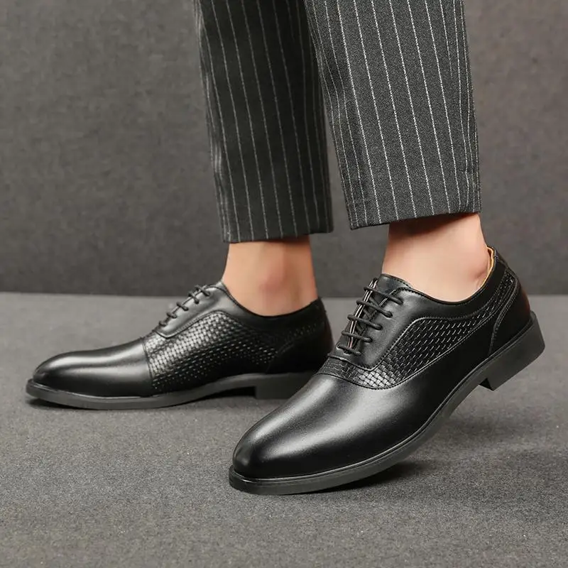 Chaussures formelles en cuir noir pour hommes, chaussures d'affaires décontractées, style britannique, doux, astronomique, marié, mariage