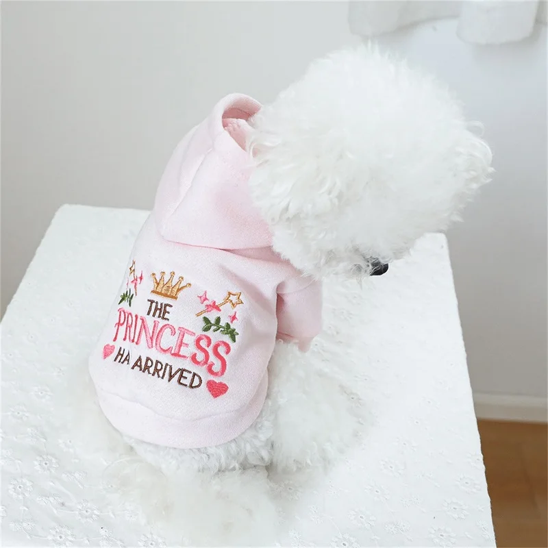 Sweat à capuche rose avec lettres brodées pour animal de compagnie, sweat-shirt doux pour chien et chat, adapté à la course à pied et à la marche à l'intérieur et à l'extérieur, automne et hiver