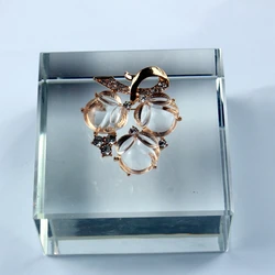 Vintage Soft Jelly Flower Grape High Grade French Flower Style Brooch With Diamonds And Light Luxury Badge For Men/Women Pins