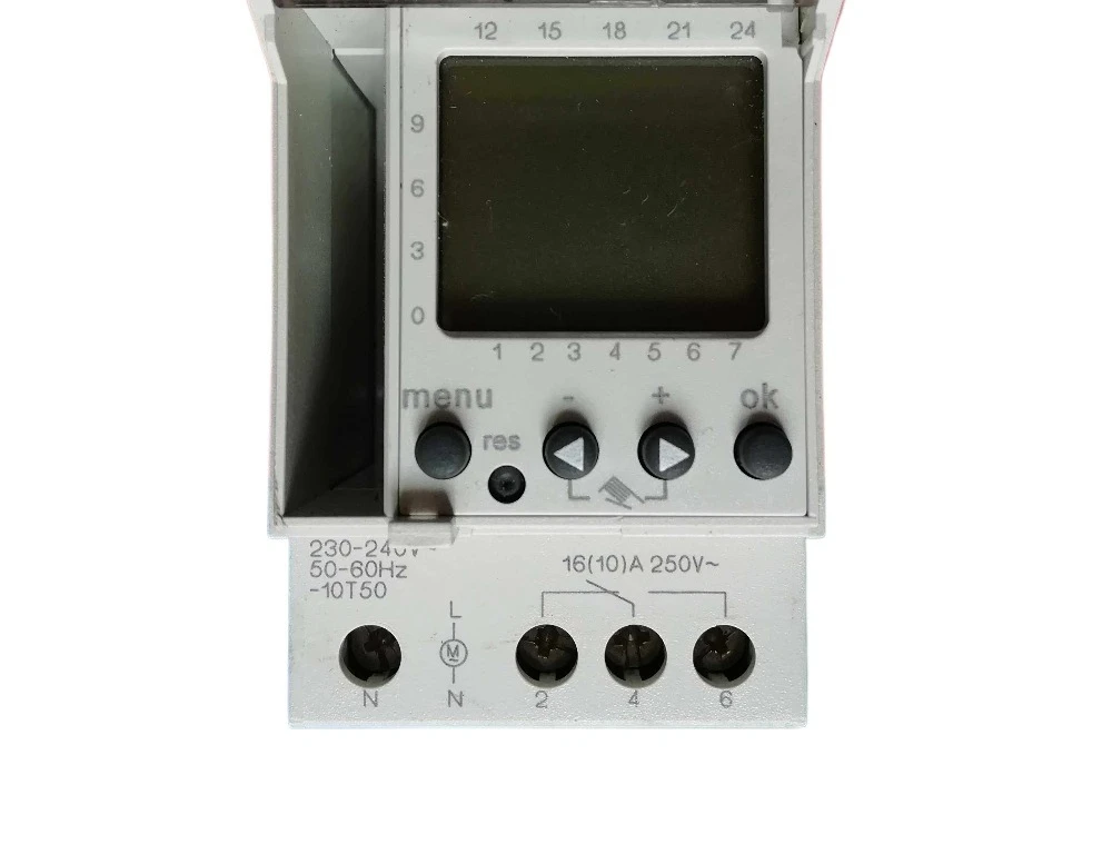 

CCT15721 programmable time control switch with memory