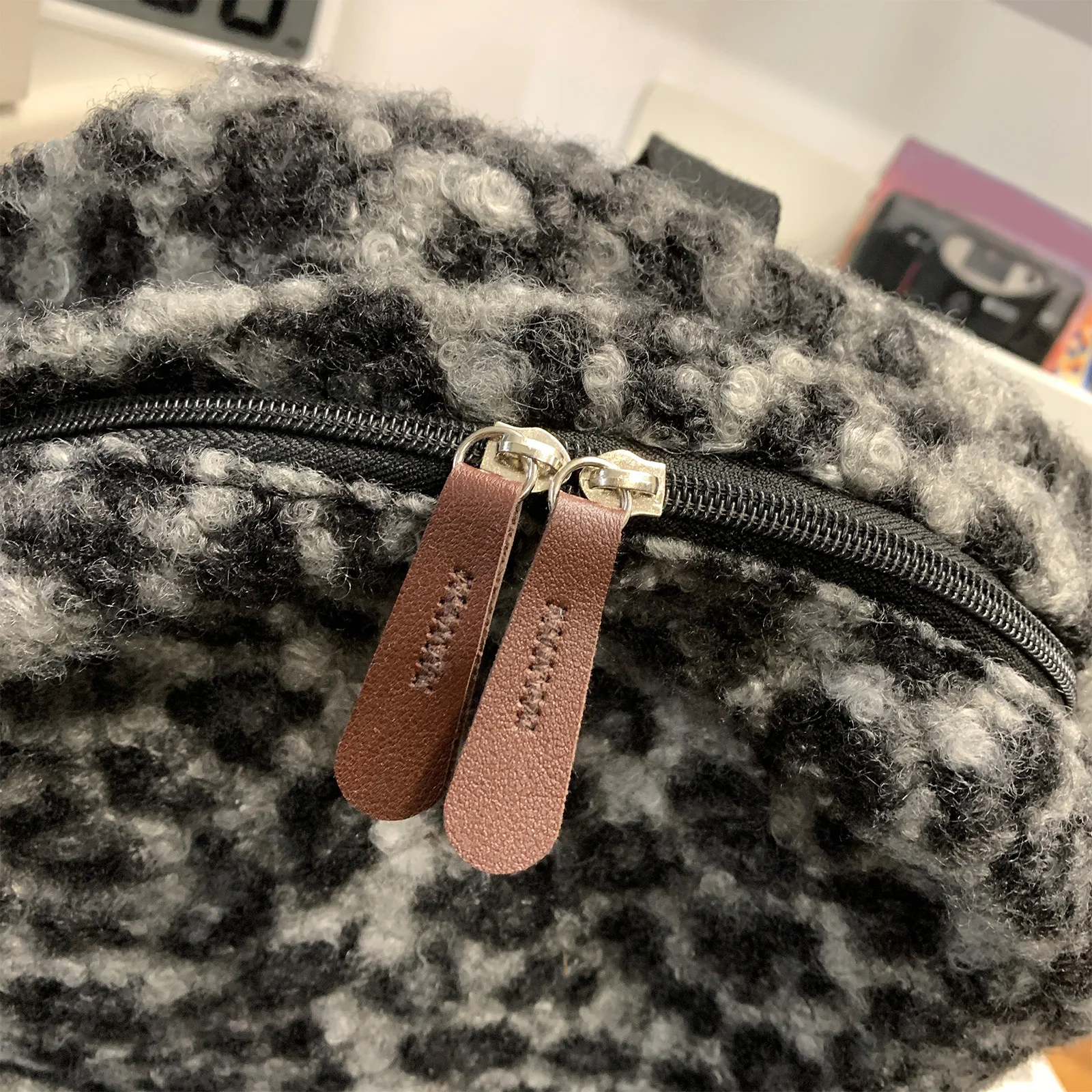 Lässiger Tagesrucksack mit Leopardenmuster, große Kapazität, Reise-Laptop-Rucksack, Retro-Plüsch, für Studenten, Schule, Büchertasche, Herbst-Winter-Rucksack