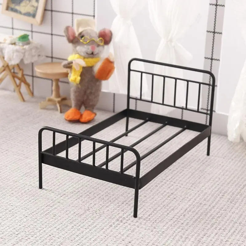 

[JN]1Pcs 1:12 Dollhouse Miniature Iron Doll Bed Model Mini Doll Furniture Simulation Bed Bedroom DIY Toys