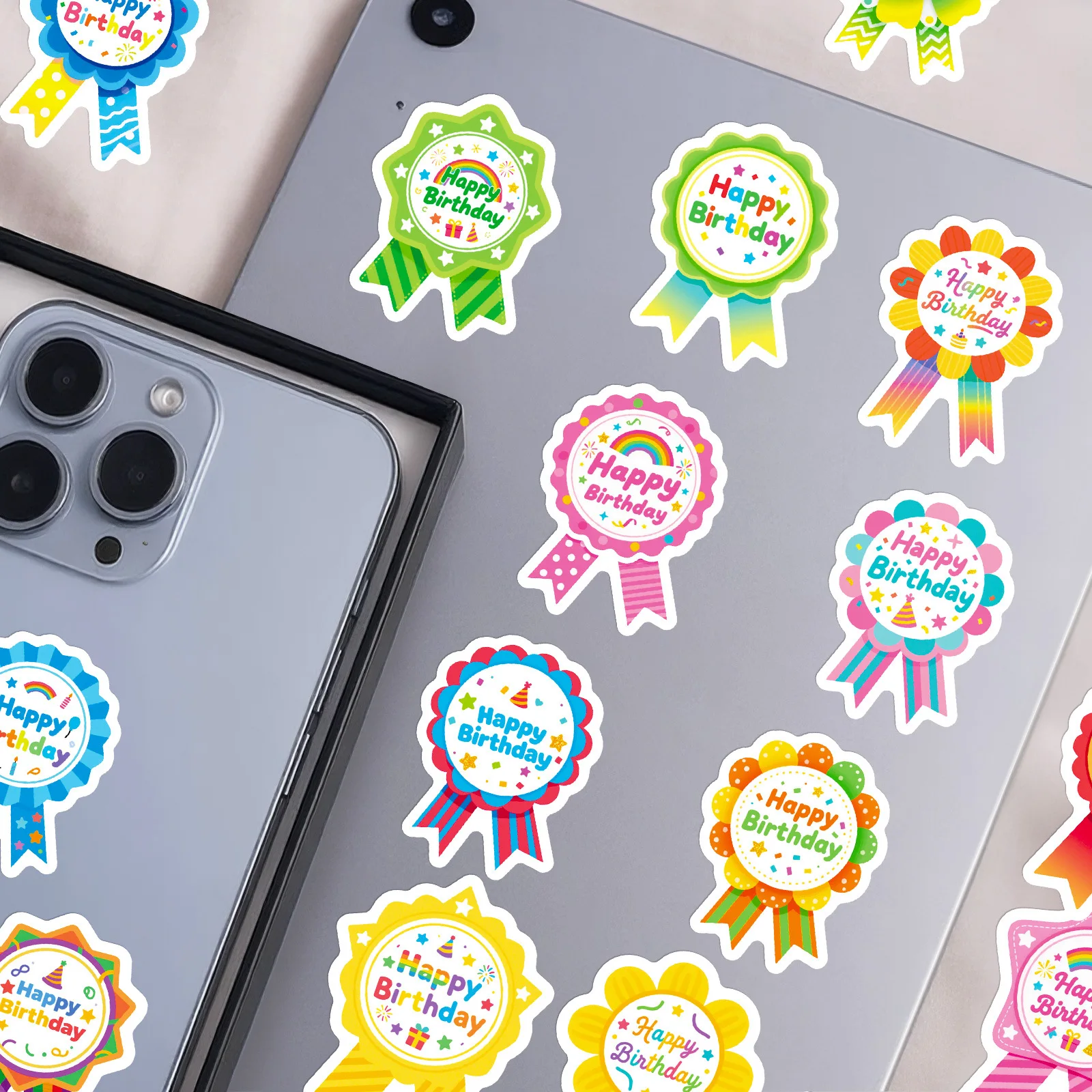 56/112 stuks gelukkige verjaardag kleurrijke badge stickers voor party decor beloning lade, bureau schoolbenodigdheden koelkast koffer bureau