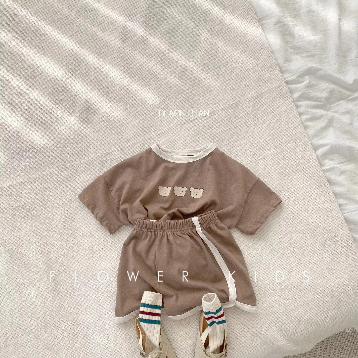 Survêtements d\'été avec T-shirt imprimé ours mignon + Short pour enfant, vêtements de sport décontractés, T-shirt tendance pour bébés, 2 pièces