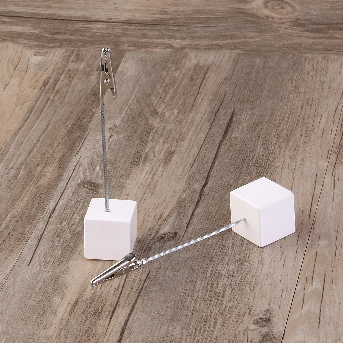 10 قطع من حامل المذكرات الورقية بقاعدة مكعبة من الراتنج مع مشبك من الفولاذ المقاوم للصدأ لتنظيم المكتب والمنزل باللون الأبيض