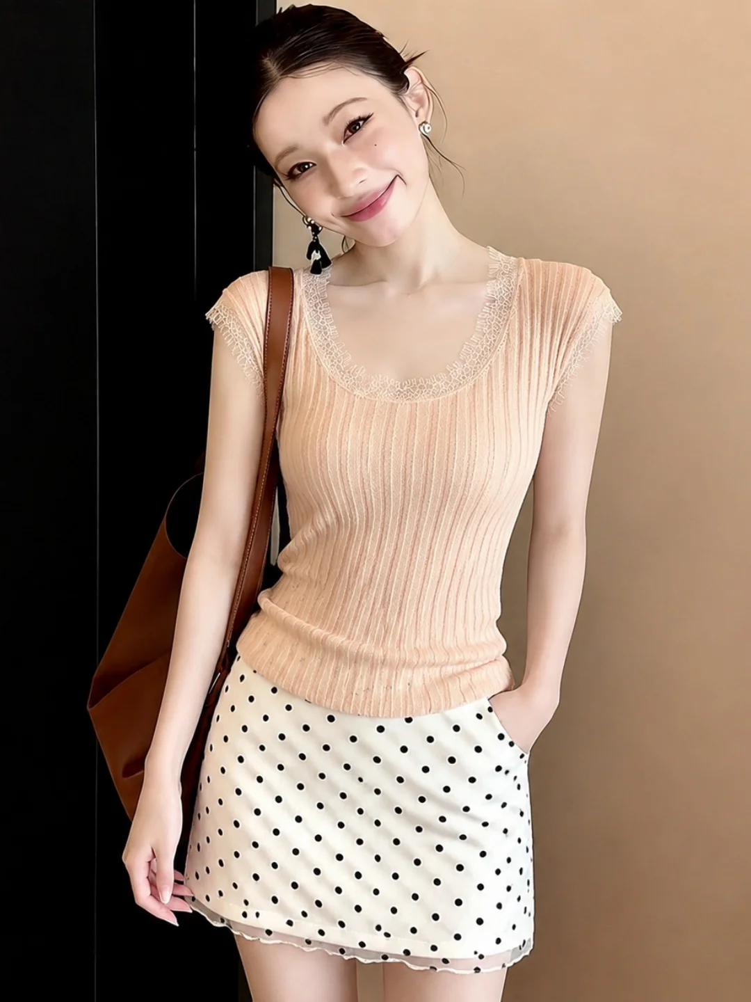 

Summer Slim Fit Short Sleeve Knitted Top Lace Splicing Design Versatile Stylish Korean Style Office Commute Fashion Ladies' C...