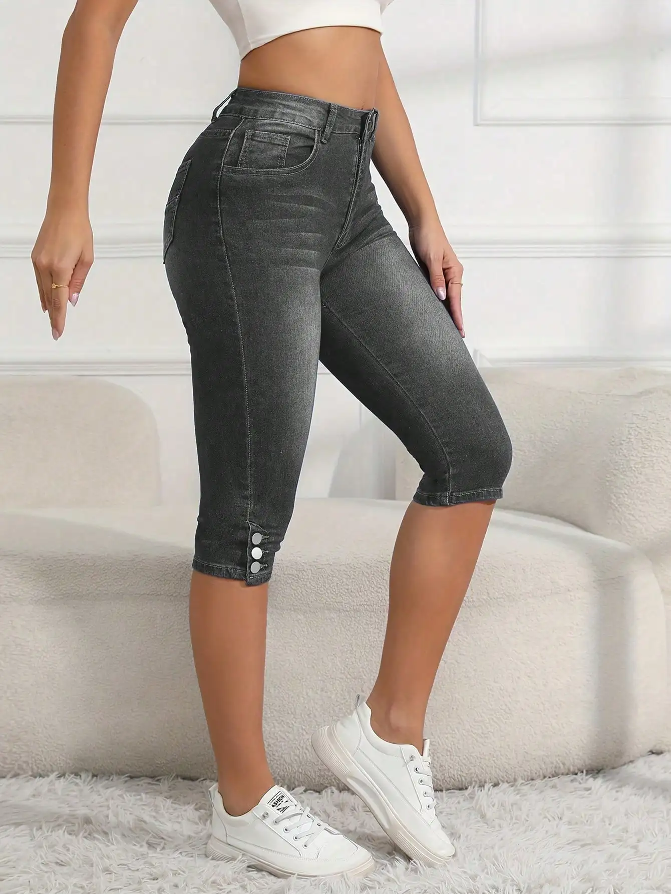 

WGXWGX Women's High-Waisted Skinny Fit Denim Capri Pants Button Detail Hem Gray Wash Stretch Cotton Casual Summer Jeans