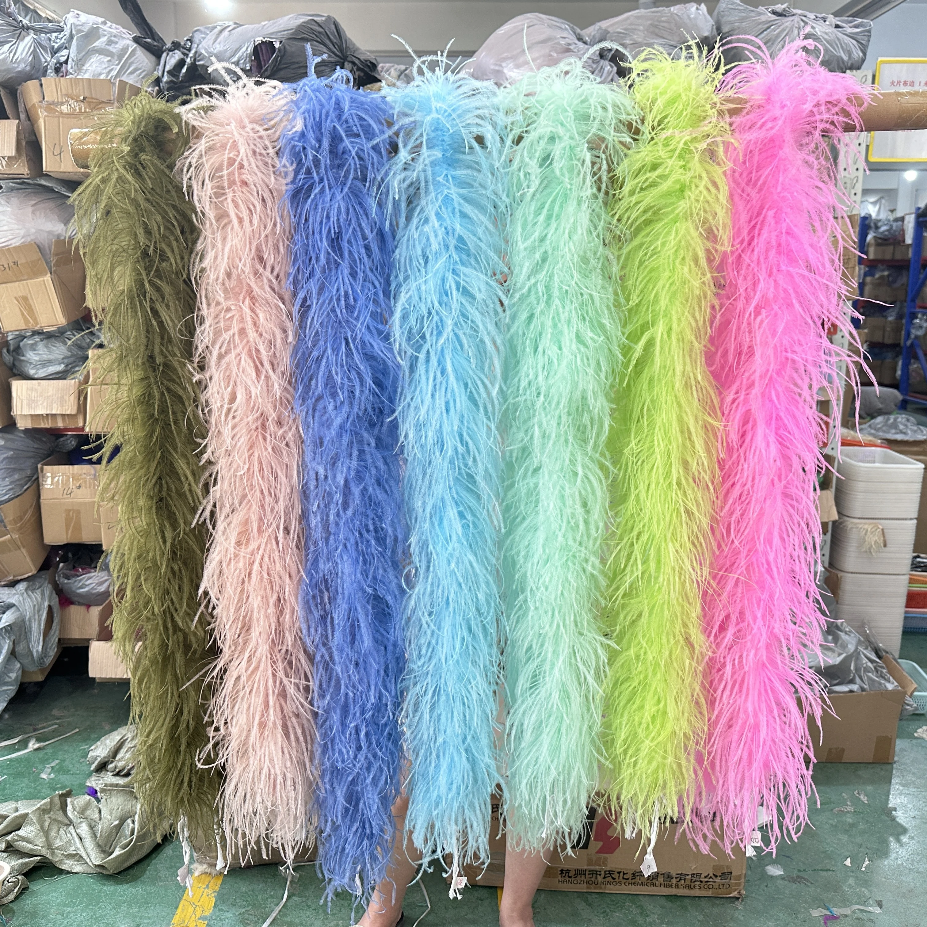 

6 PLY Ostrich Feather Boa Trims 0.5-3Meters Long High Quality Ostrich Feather Scarf for Party Carnival Clothing Decoration Shawl