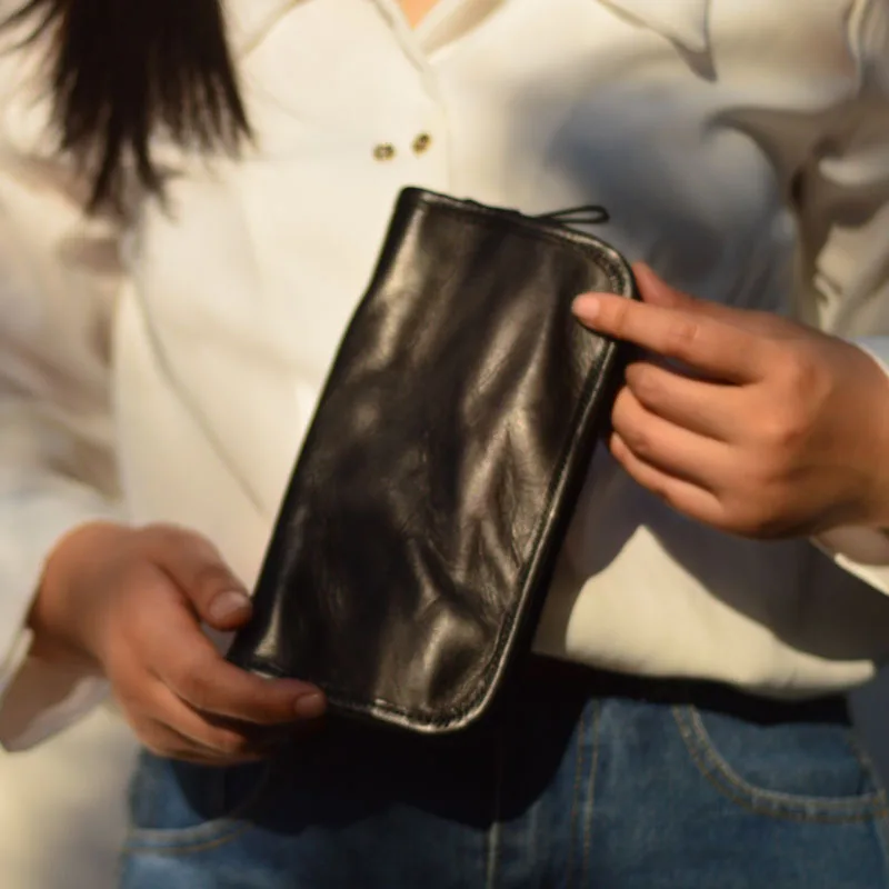 

AETOO Vegetable tanned cow leather large capacity vintage men's and women's multi-card simple long wallet two-color handheld sto