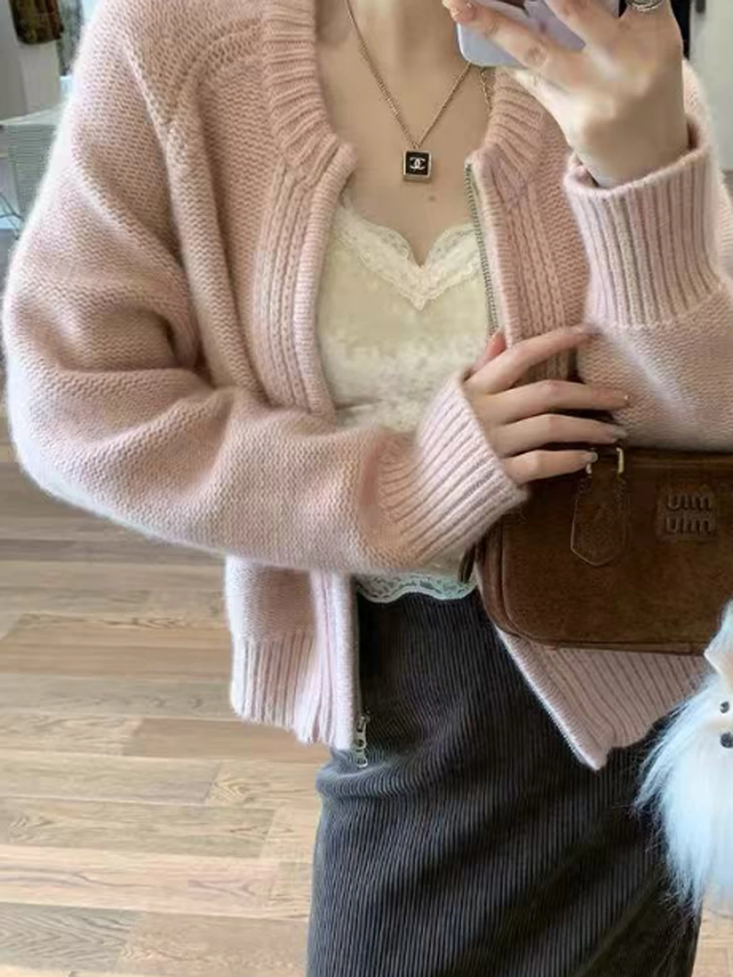 

Autumn and winter zipper short cardigan women pure cashmere sweater autumn high-end thick knitted sweater coat.