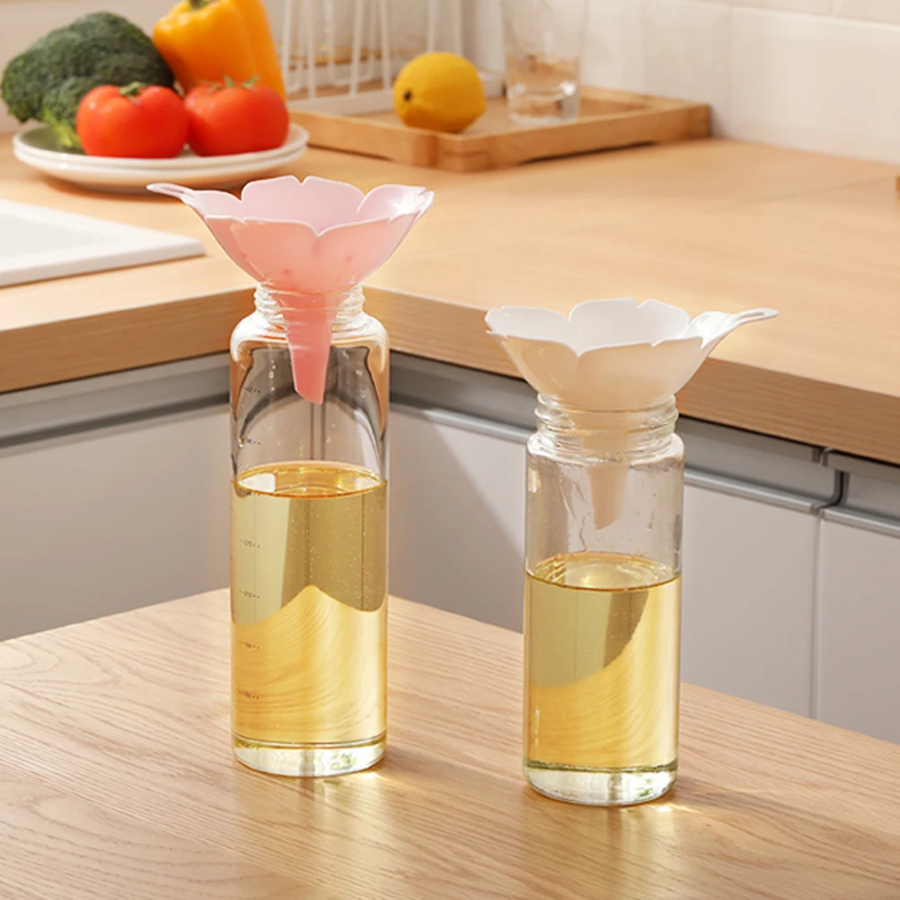 

Cherry Design Funnel in Pink Smooth Safe Plastic PP Material Easy to Clean Wall Mountable Kitchen Funnel for Cooking Oil Soy