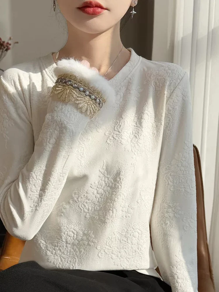  Chinese Style Fleece Lined Knitted Sweater Women's Embroidered Floral Pattern round Neck Warm Top Versatile Commute...