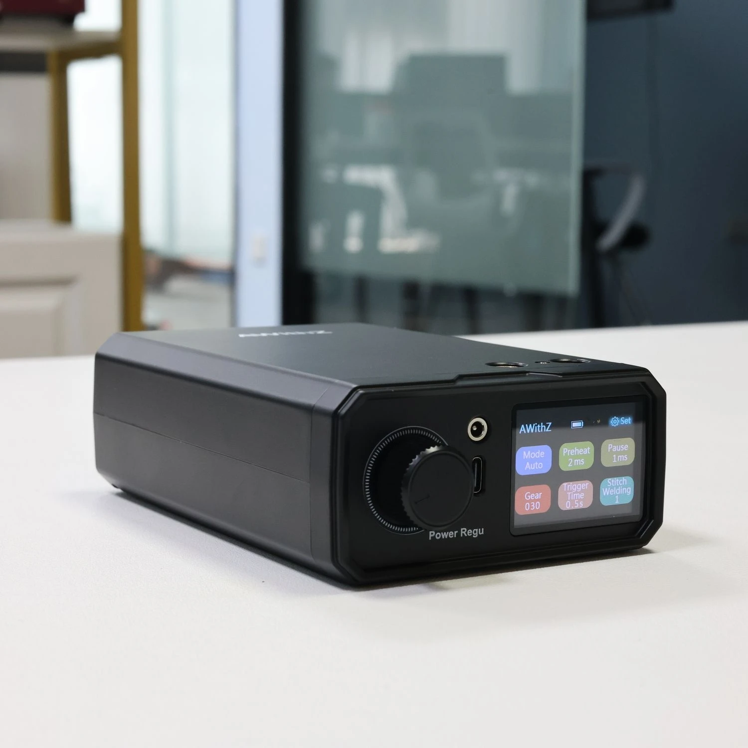 

UK3 Spot Welder 10000mAh High Power 13,860W Max with Foot Switch & 2 Welding Pens for 0.25-0.4mm Nickel/Steel