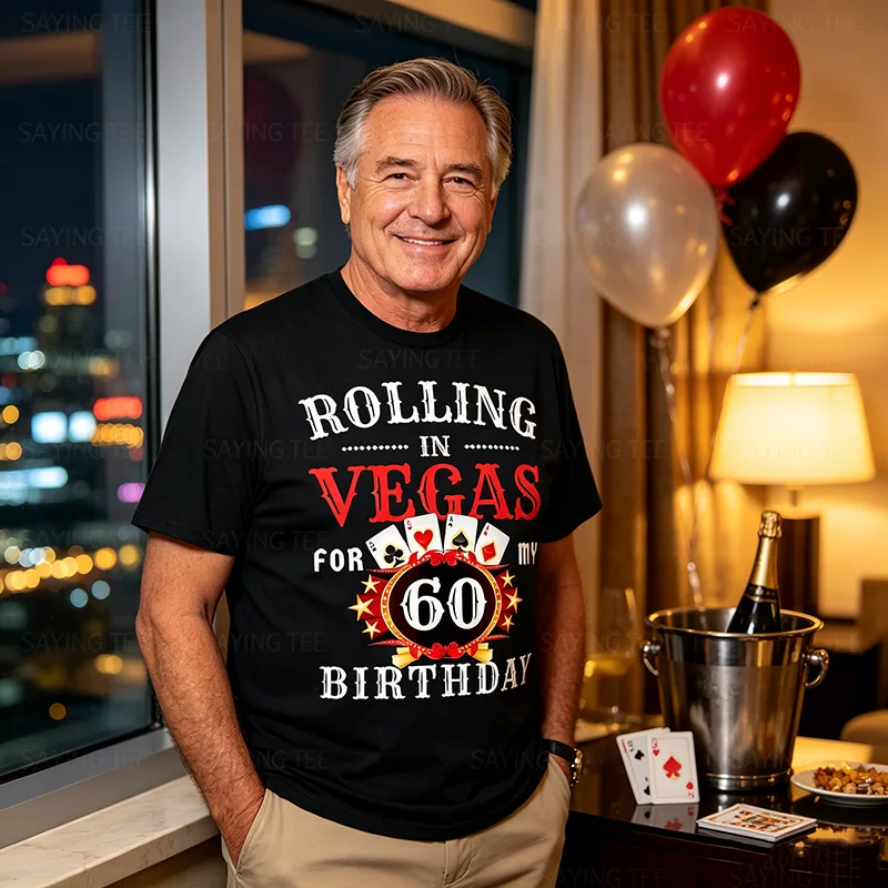 Rolling in Vegas für meine 60. Geburtstagsfeier in Las Vegas T-Shirt Y2k Lustiges Geburtstagsparty-Casino in Las Vegas für Männer Spruch-T-Shirt – Detail 6