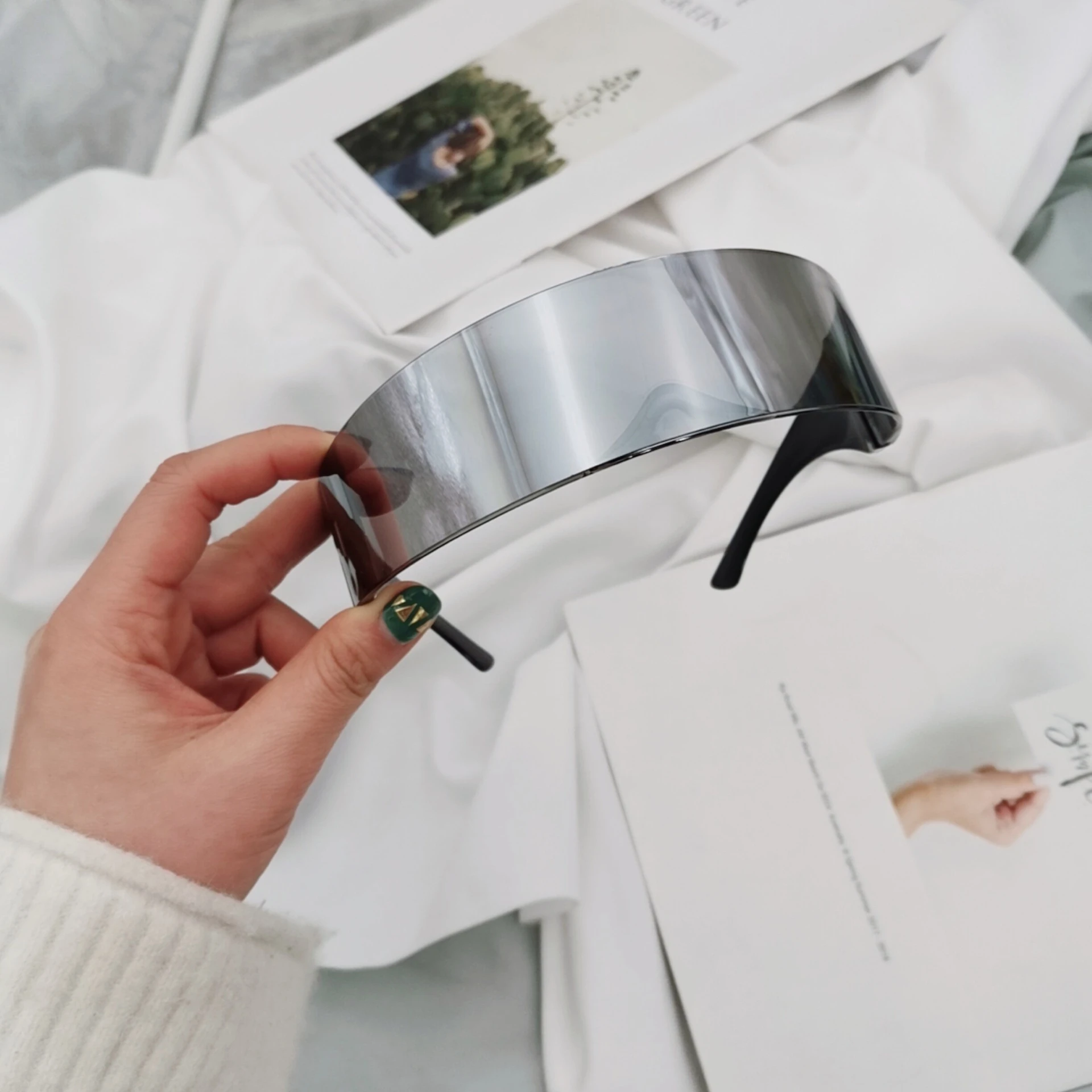Futuristische Damen-Sonnenbrille mit schmalem Visier, Laser-Brille, Persönlichkeit, verspiegelte Gläser, integrierte Herren-Sonnenbrille – Detail 19