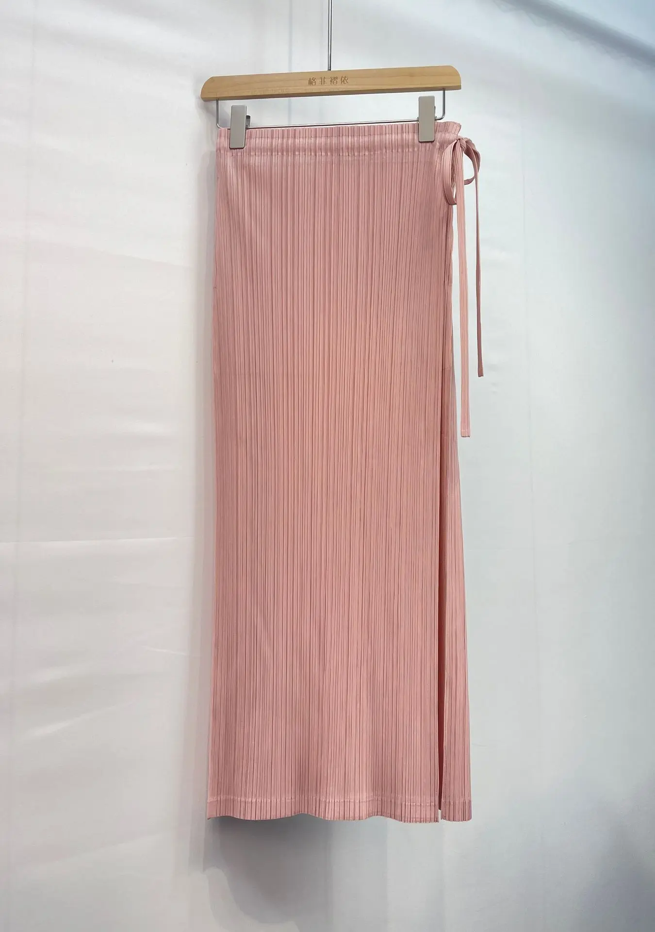 Miyake Pleated Elegant Half-skirt 2025 Spring and Summer New French Splicing Solid Color Tie Flowing Long Skirt