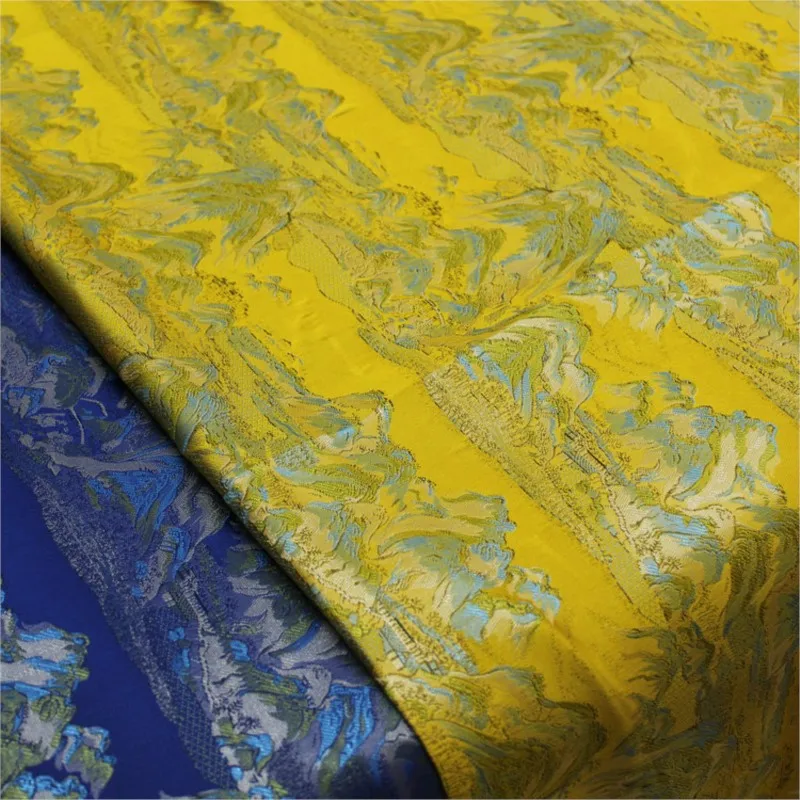 

Chinese-style cheongsam framed with characters pasted box packaging jacquard brocade silk fabric