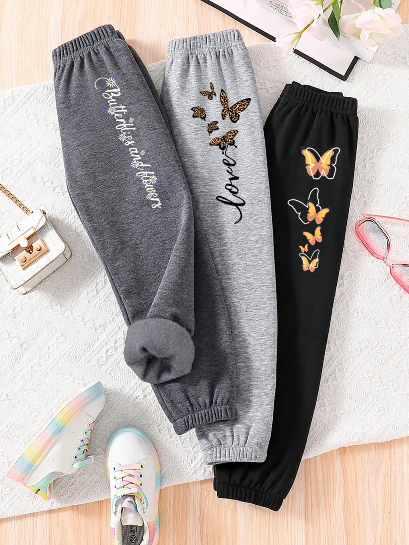 

Комплект из 3-х детских термоштанов с принтом бабочек для девочек