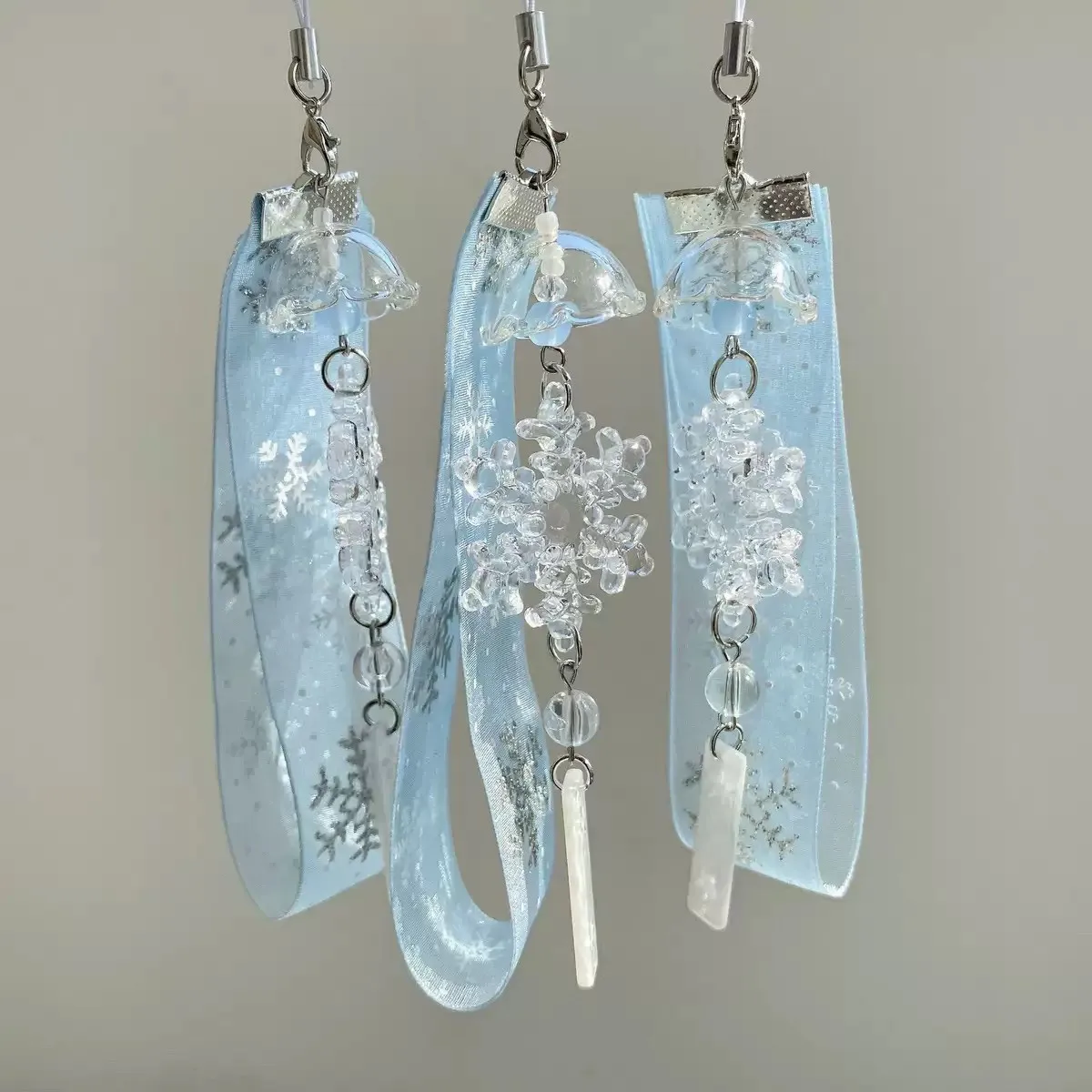 1Pc Dreamy Snowflake Ribbon Ornament, Christmas Bag Accessory, Water‑Drop Lace, Home Hanging Decor