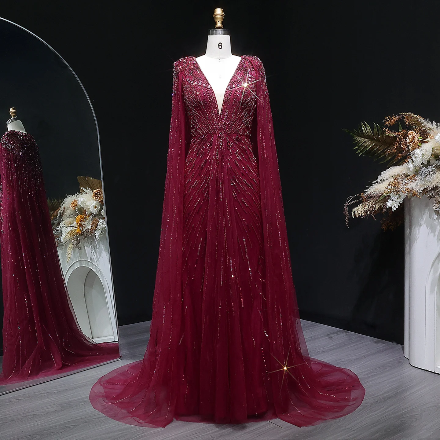 Sharon Said Dubai Burgunderrotes Abendkleid mit V-Ausschnitt und Cape-Ärmeln, Perlenbesetztes A-Linien-Kleid, Damen-Abendkleid SS399 Maßanfertigung – Detail 4