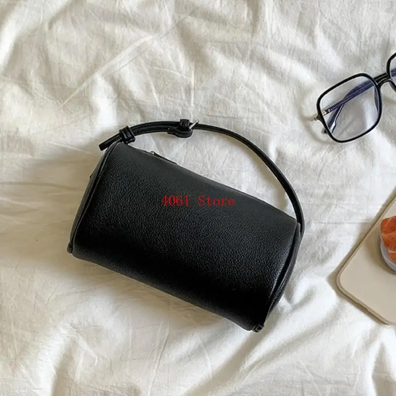 

Eye Catching Crossbody Purse PU Shoulder Bag Suitable For Various Occasion