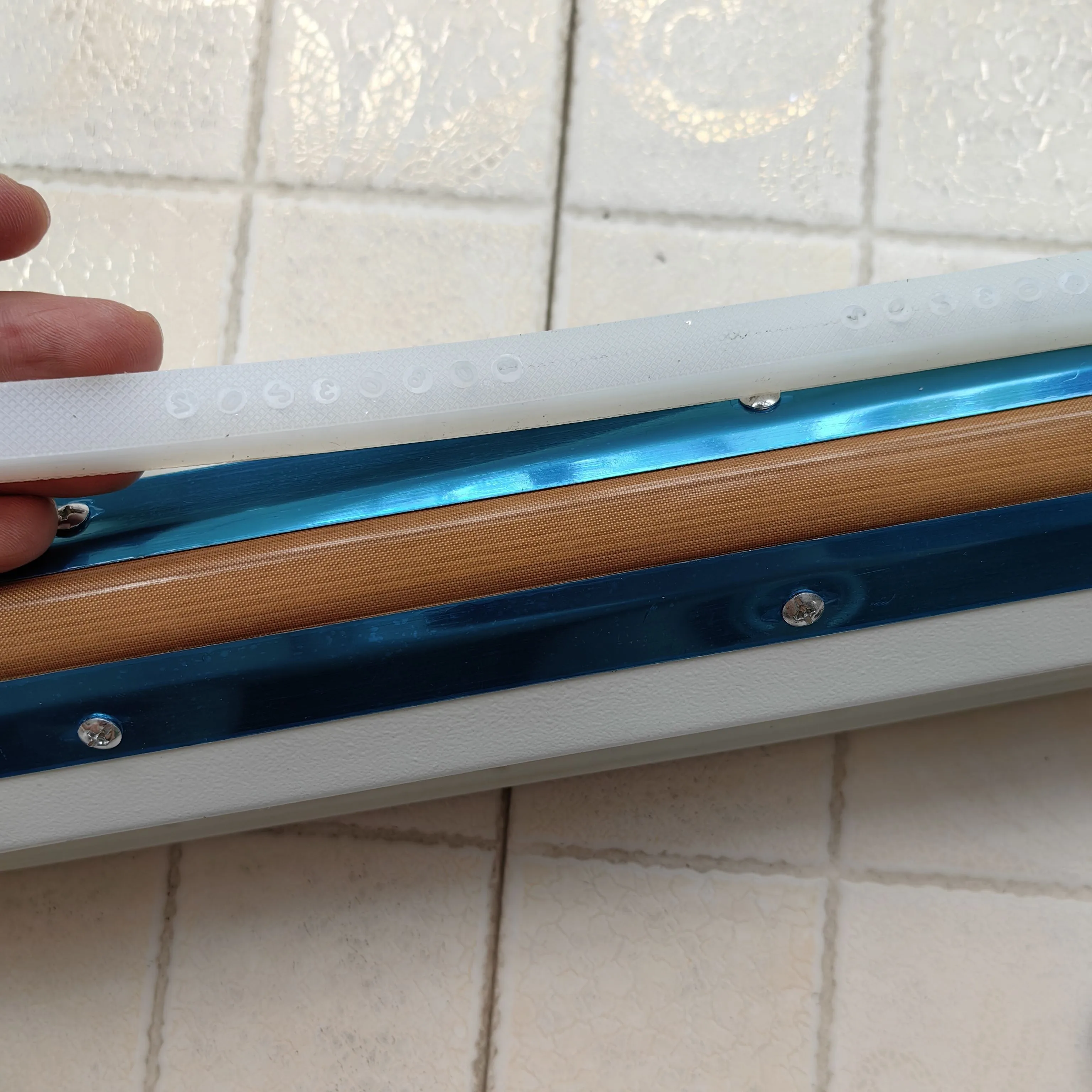 آلة دفع يدوية للعلب المعدنية ، سدادة برمز ، سدادة الأكياس البلاستيكية ، قالب التاريخ ، عرض الختم العريض ، 30 حرارة * 8 ، 8