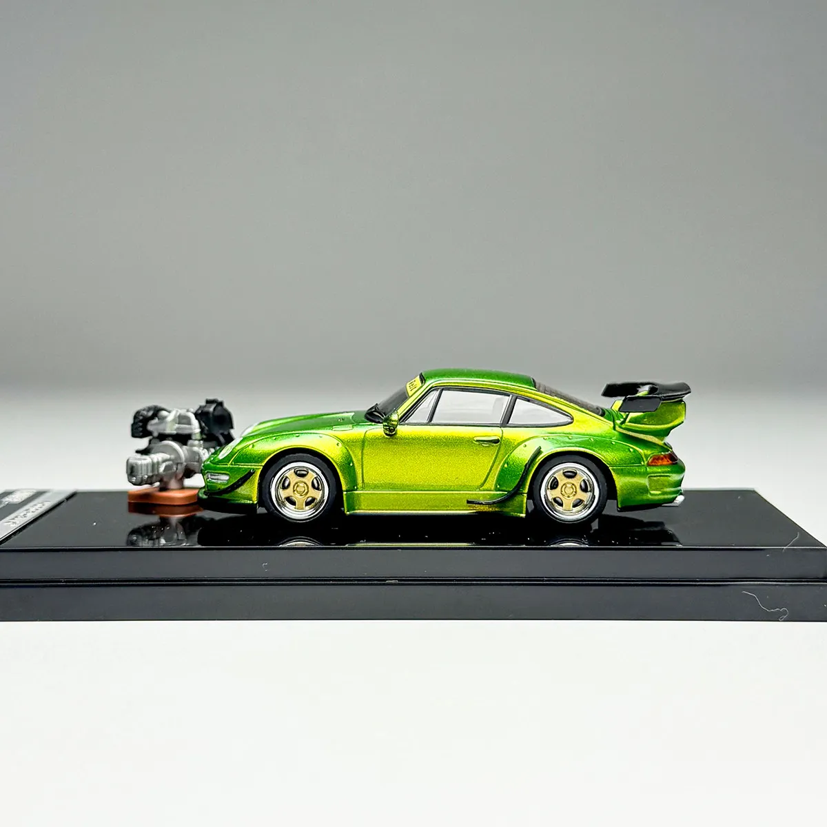 mh-1-64-scale-diecast-alloy-green-porsche-993-supercar-toys-cars-model-classics-nostalgia-adult-gifts-souvenir-static-display