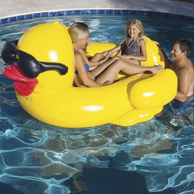 Gigantische opblaasbare eendzwembad drijft, zeerbuizen, strandzwemringen, grote waterloungestoel, feest voor kinderen en volwassenen, zonder pomp