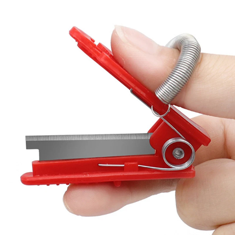 Fruit Vegetable Picking Tool; Thumb Knife Separator for Safe Harvesting in Farm Gardens and Orchards.