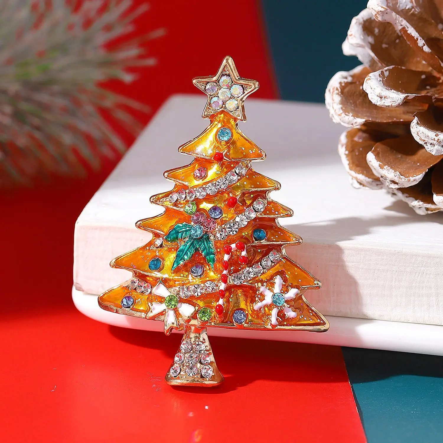 3 Color New Christmas Broches Jewelry Fashion Enamel Rhinestone Christmas Tree Brooch Pin Women's Clothing Accessories