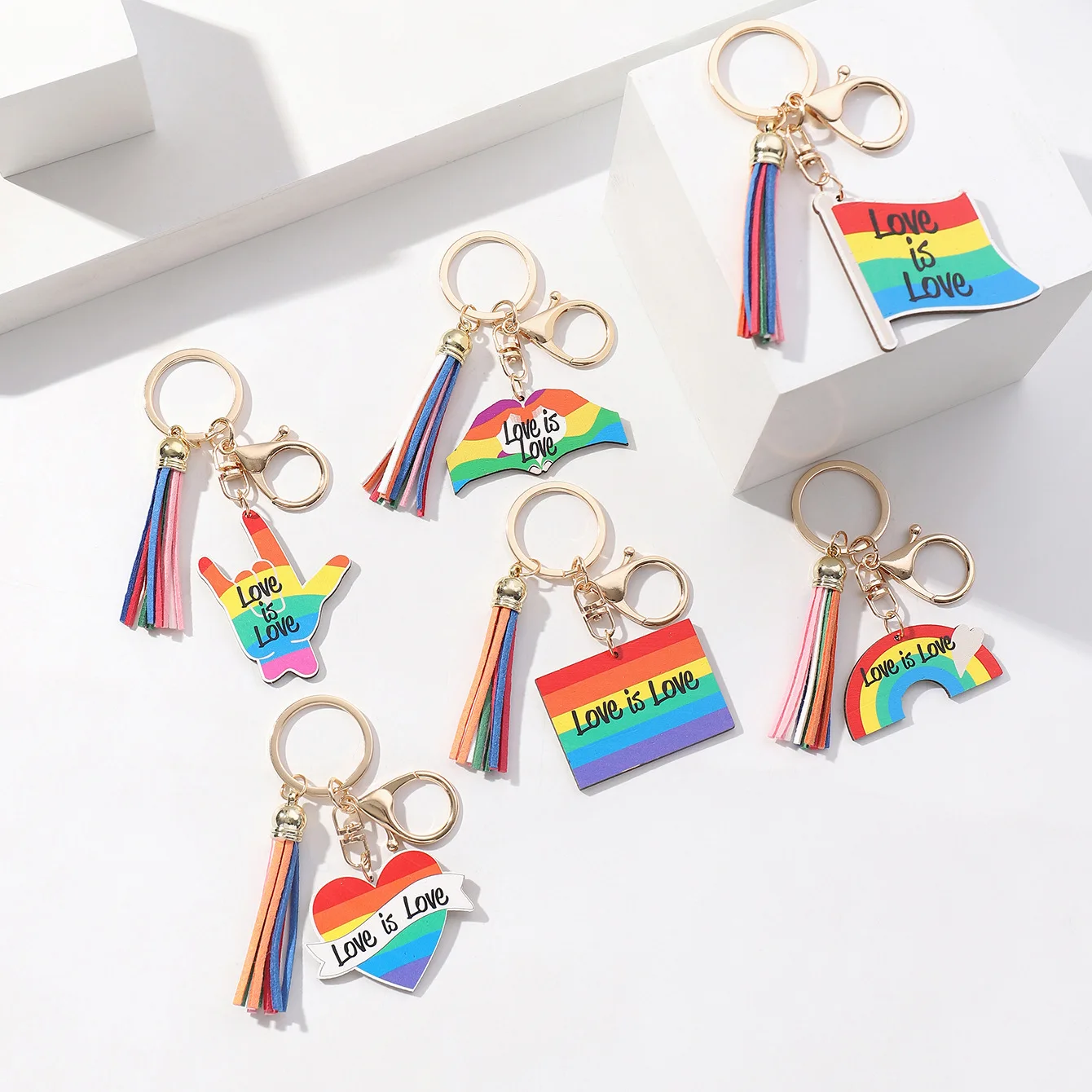 Fashionable Love Is Love Rainbow Wood Pendant Tassels Keychain Gay Pride LGBT Key Ring Handbag Fashion Jewelry Accessories Gifts