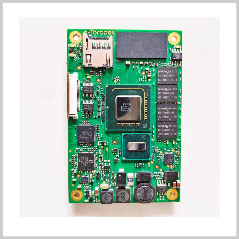 Toradex Robin Z5xx V2.2 産業用マザーボードの中央処理ユニット モジュールは、テスト中に正常に機能しています。