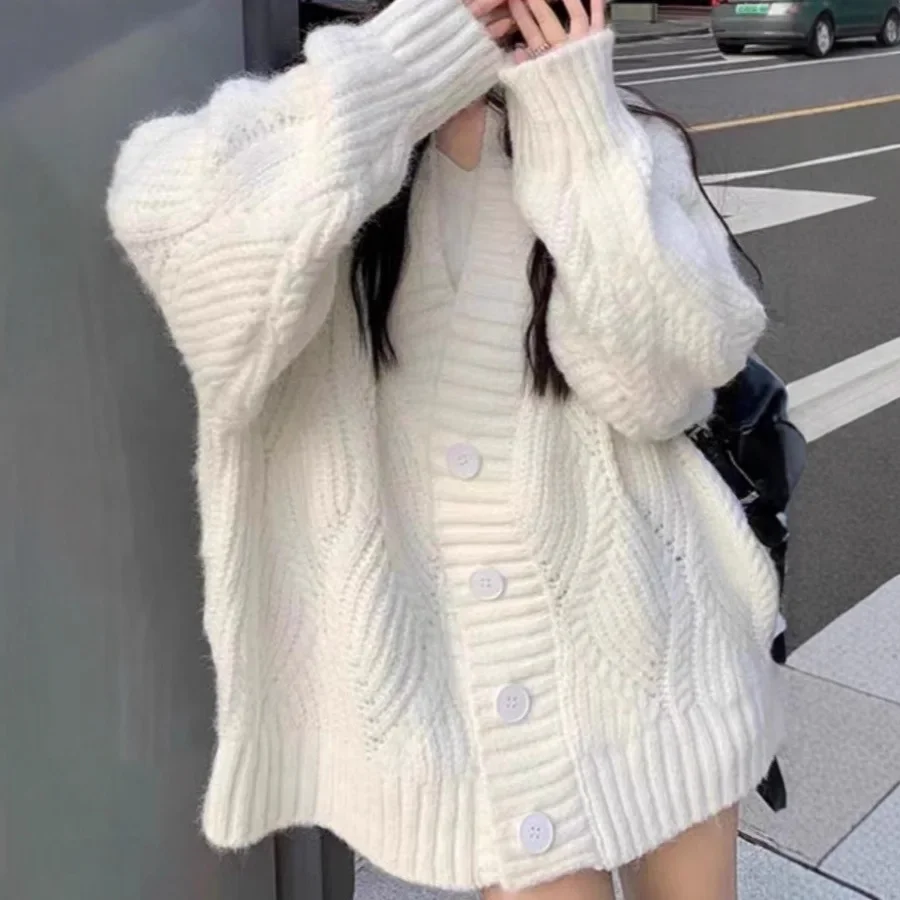 2026 Autumn and Winter Women's Loose Lazy Wind Twist Retro Knitted Cardigan Sweater Jacket 3