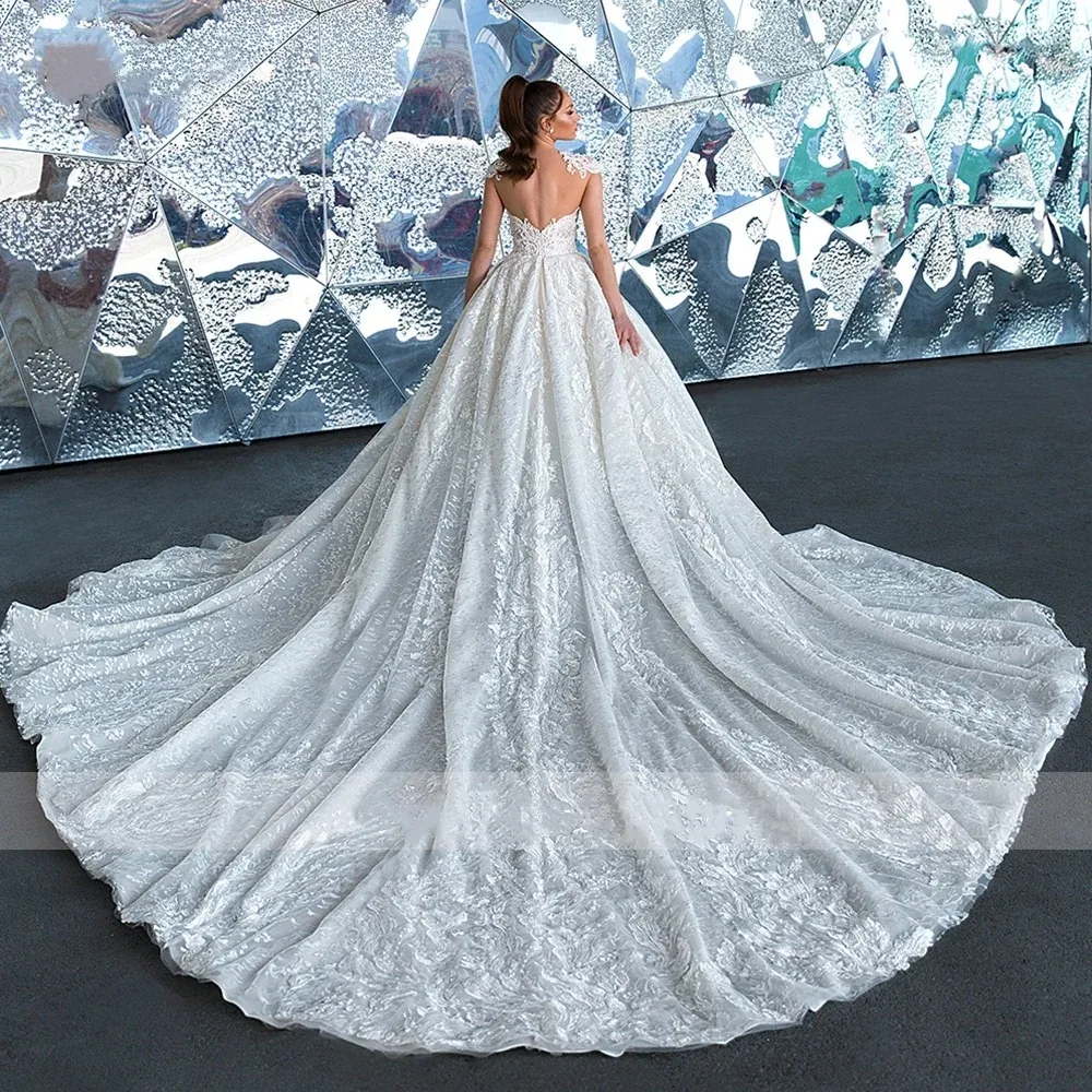 New Sexy Backless Retro Wedding Dress Elegant Lace Decal Short Sleeved A-line Bridal Gown Cathedral Train Robe Customized