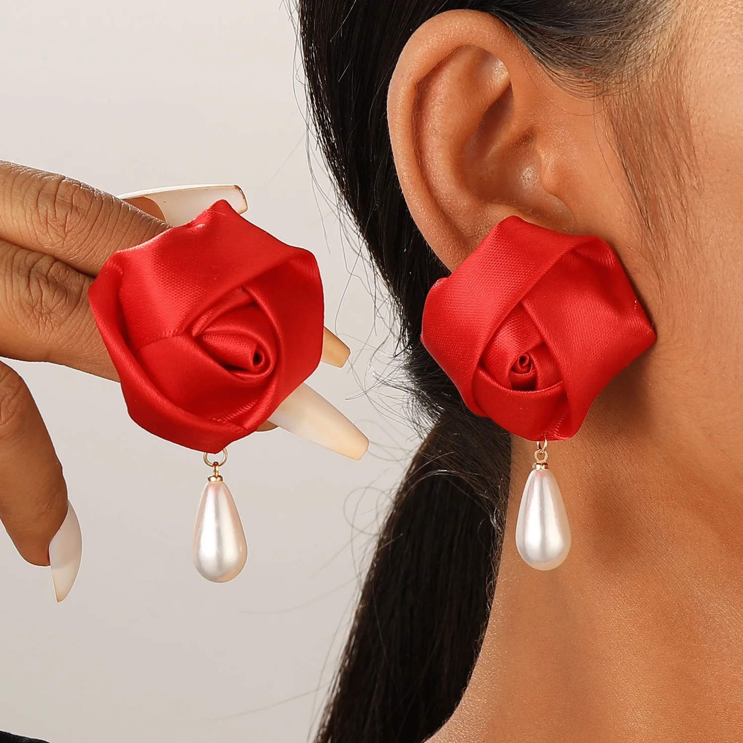 Fashion Pearl Cloth Rose Flower Earrings For Women Jewelry 2024 Trending New Luxury Women's French Sweet Pearl Drop Earrings