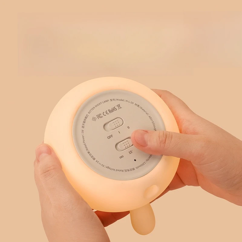 โคมไฟแมวน่ารัก 1 ชิ้น ทำจากซิลิโคน ใช้เป็นไฟกลางคืนแบบชาร์จได้ เหมาะสำหรับข้างเตียงเด็ก ป้องกันดวงตา สัมผัสนุ่มนวล ช่วยให้นอนหลับสบาย