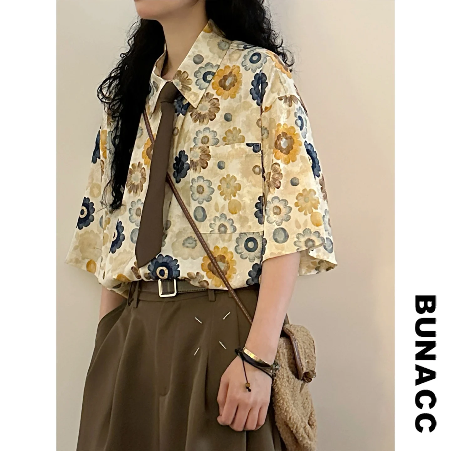 

Рубашка с принтом в стиле американского колледжа в стиле ретро, ​​женская блузка с декоративным воротником, летняя модная свободная блузка с короткими рукавами