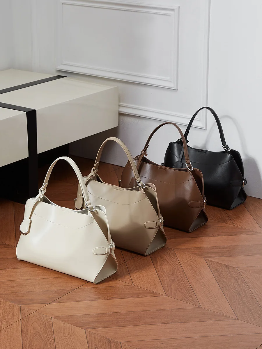 

Toptrends Cowhide Genuine Leather Handbags For Women 2025 Luxury Designer Office Tote Shell Work Ladies Shoulder Crossbody Bags