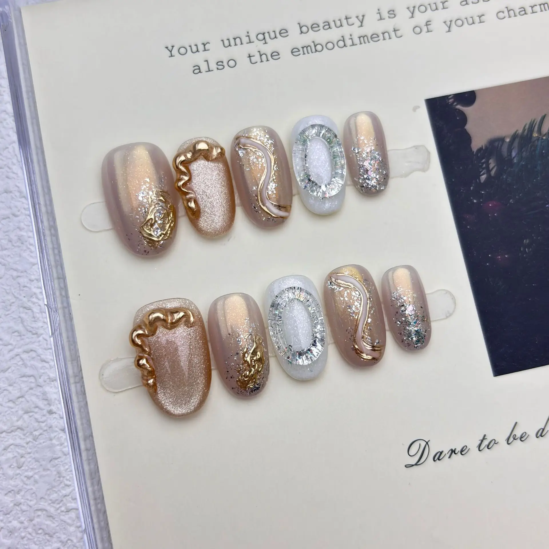 10PCS Glitter Powder Short Oval Handmade Press on Nail Glossy Nude Cat Eye with Golden Decor French Fake Nails Wearable Nail Set