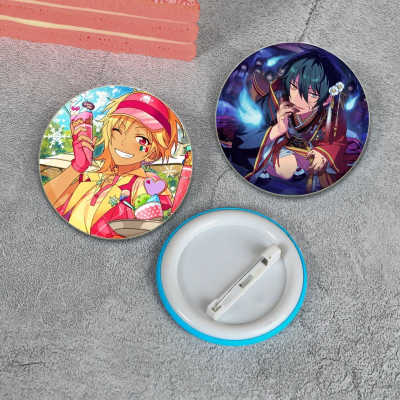 58/44/32MM Anime Ensemble Stars Pins Round Cartoon Figures Badge Rei Tsukinaga Isara Mao Sakuma Broszka dla fanów Kolekcja Prezenty