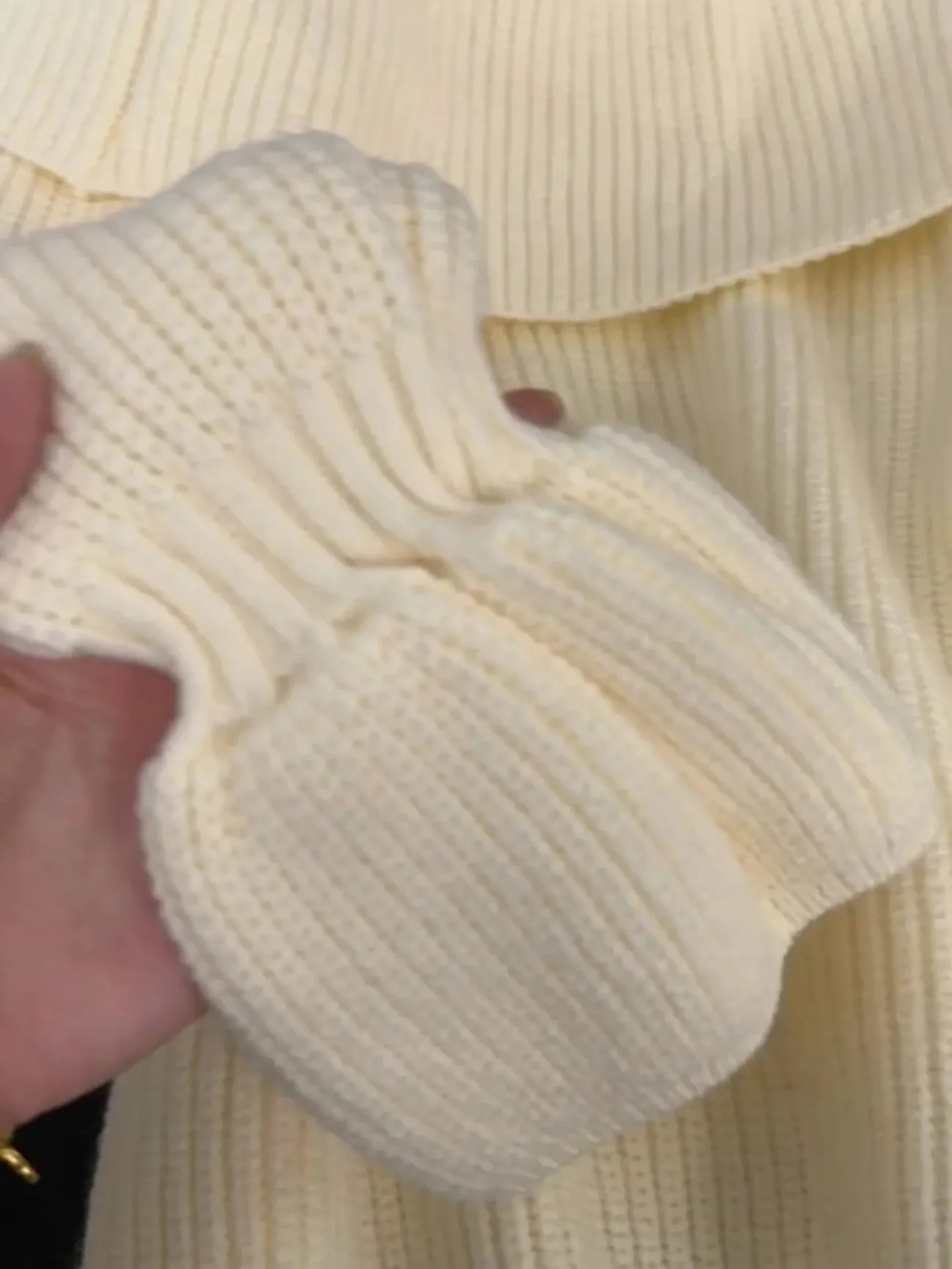 부드러운 니트 스웨터 여성용 패셔너블한 개성 있는 출퇴근용 봄 신상품 에이지리스 탑 릴랙스 핏 롱 스...