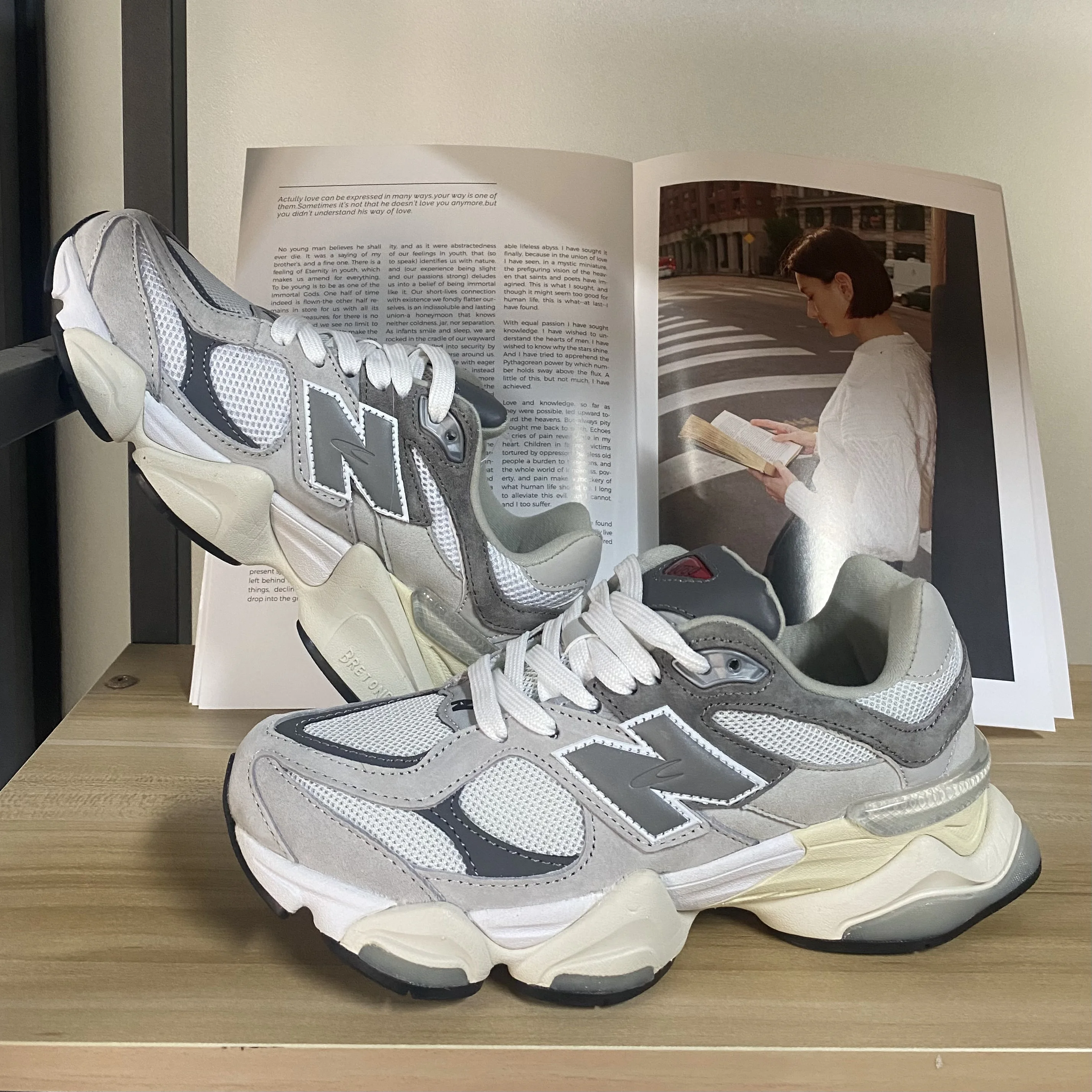 

Fashion new running sports shoes casual skateboard shoes Outdoor men and women breathable couple shoes, size: 36-44