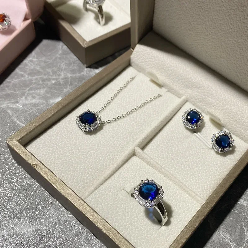 

MDL Moissanit. style Sparkling Set Women's 18k Gold Plated Imitation 3A Moissan 4 Prong Princess Square Diamond Ring