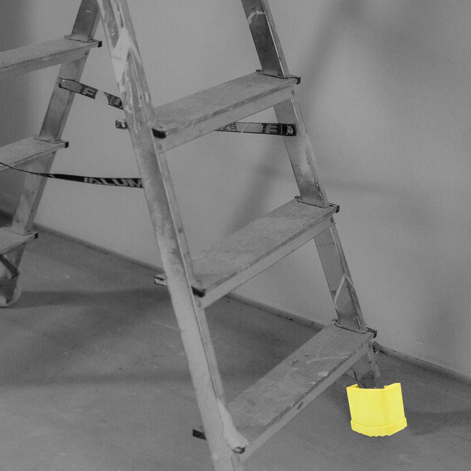 

4 Pcs Non skid Rubber Ladder Feet Pads Step Ladder Protection Animal Stops Toe Covers Stabilizer Pad