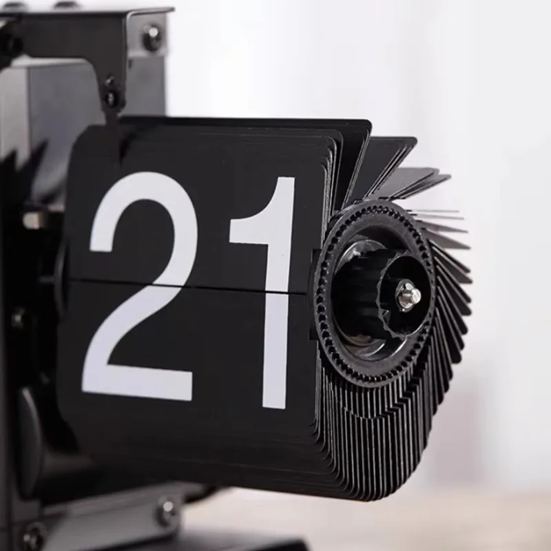 Vintage Digital Clock Luxury Flip Clock Design Desk Clocks Mechanical Table Clocks for Desk Table Decorations and Accessories view 6