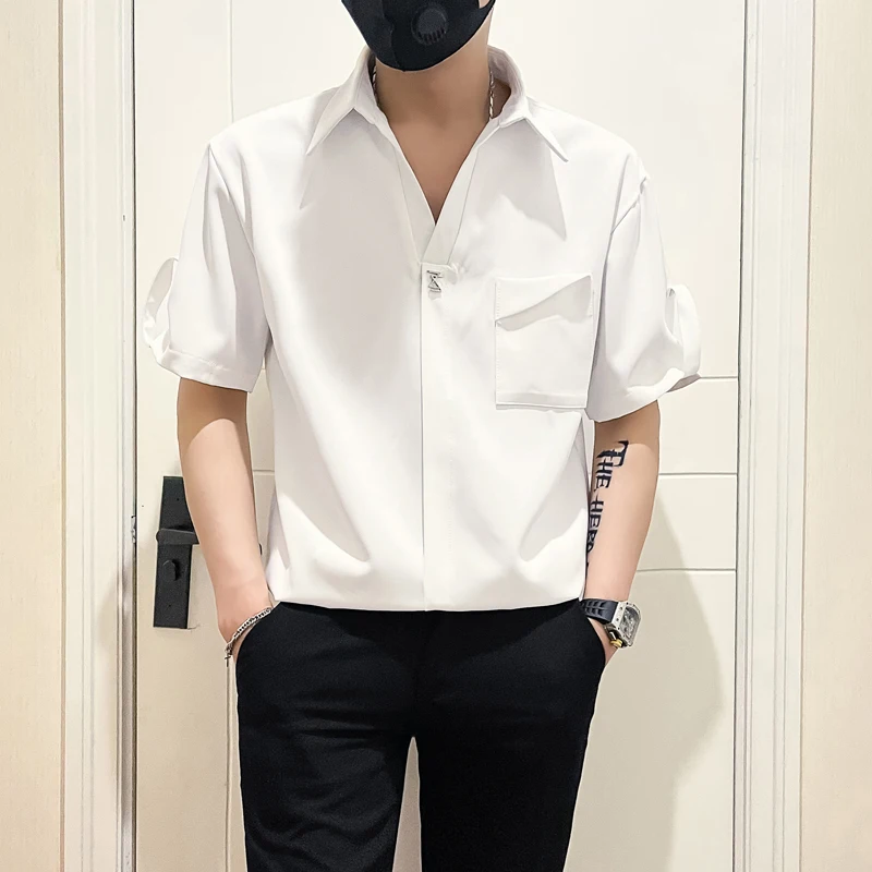 

Летняя мужская рубашка-пуловер с коротким рукавом и v-образным вырезом, роскошные однотонные мужские рубашки с металлической маркировкой и короткими рукавами, деловые повседневные социальные футболки